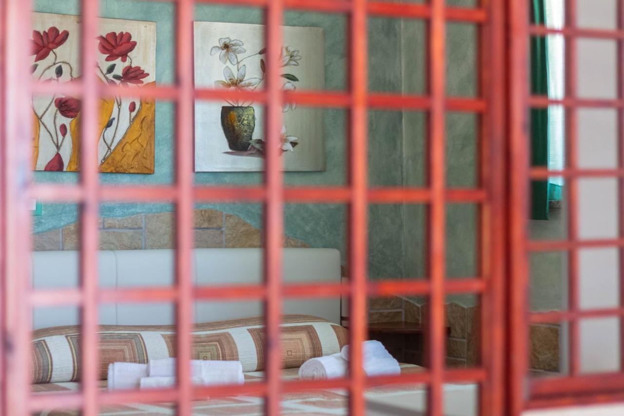Roccabianca Rooms & Studios 斯廷蒂诺 外观 照片