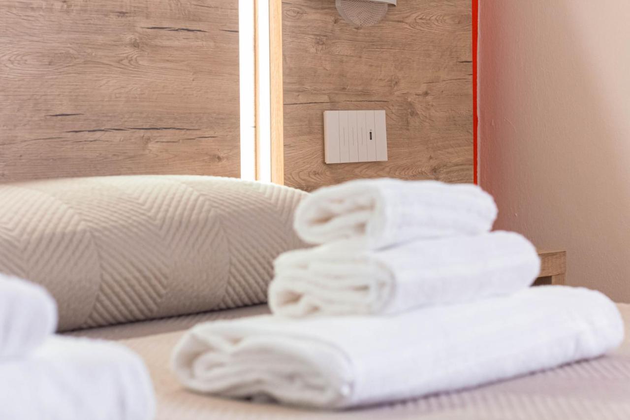 Roccabianca Rooms & Studios 斯廷蒂诺 外观 照片