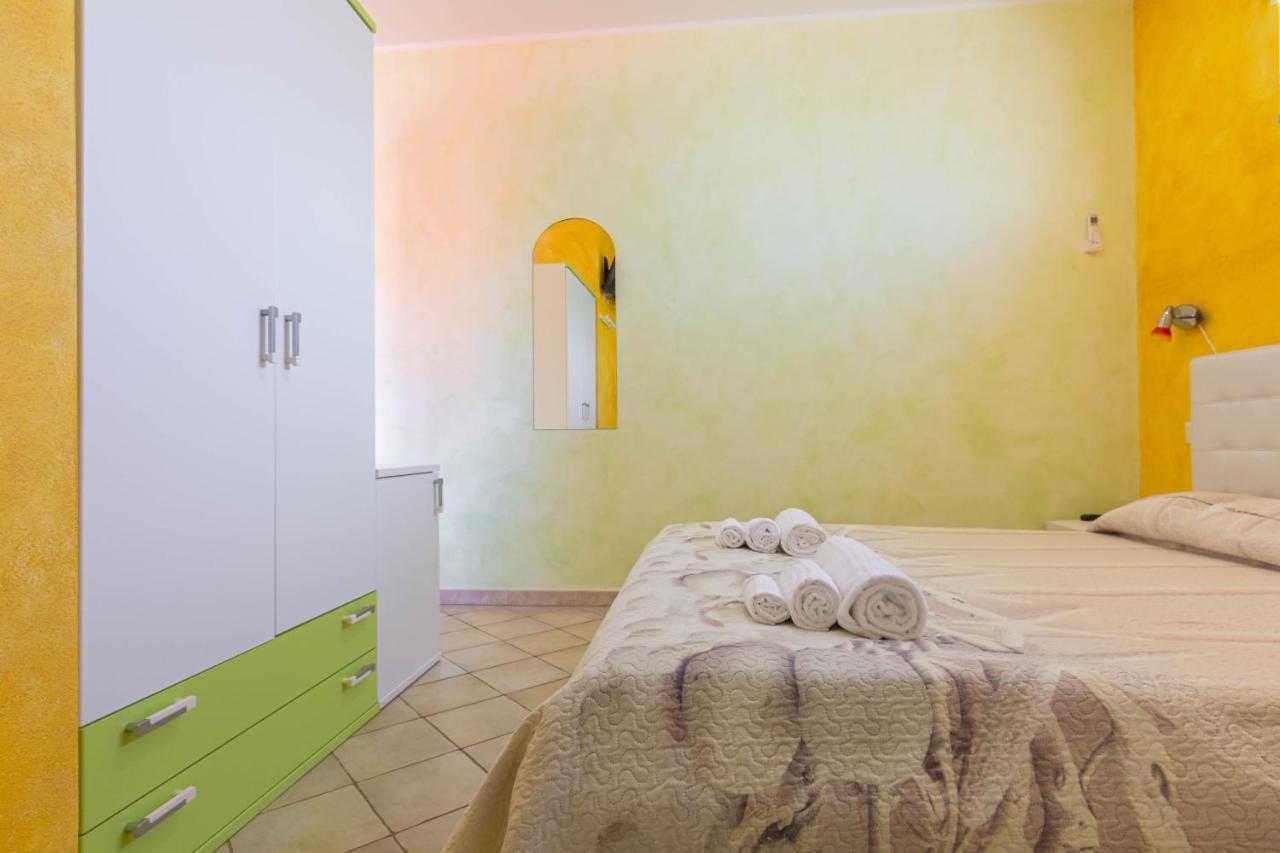 Roccabianca Rooms & Studios 斯廷蒂诺 外观 照片